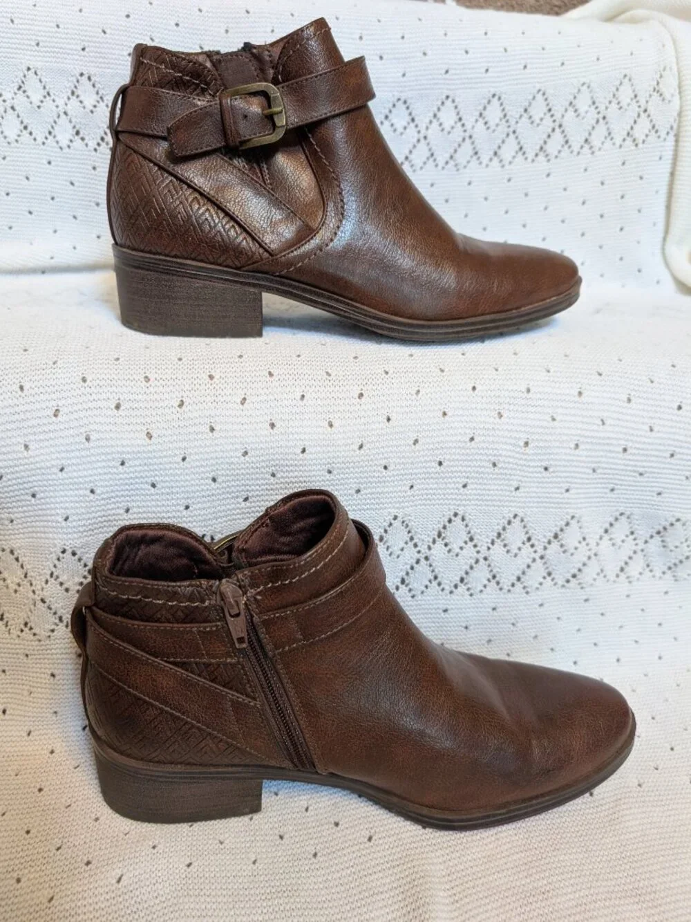 Brown ankle boots booties low heel zipper closure size 9.5